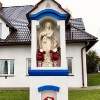 pokaż obrazek - Uporządkowanie pomnika przed siedzibą Klubu