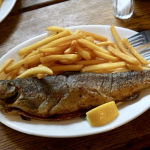 pokaż obrazek - Pyszne pstrągi w restauracji 