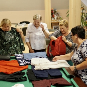 pokaż obrazek - SZAFING - eko wymiana ubrań między Seniorami