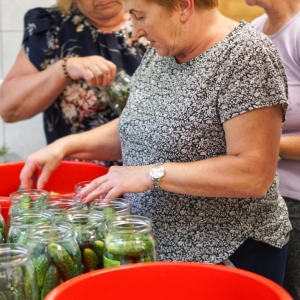 pokaż obrazek - Dzisiaj robimy przetwory na zimę - kisimy ogórki
